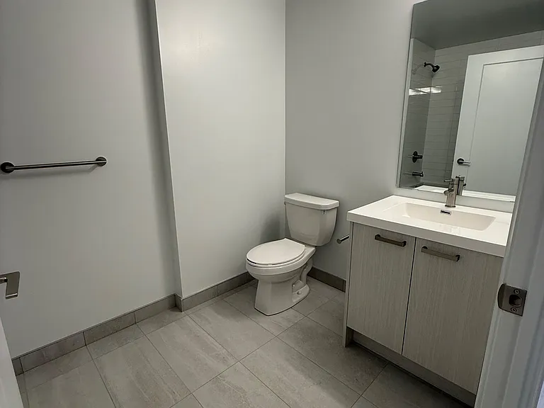 20 Soudan Ave #1501 — Photo 14