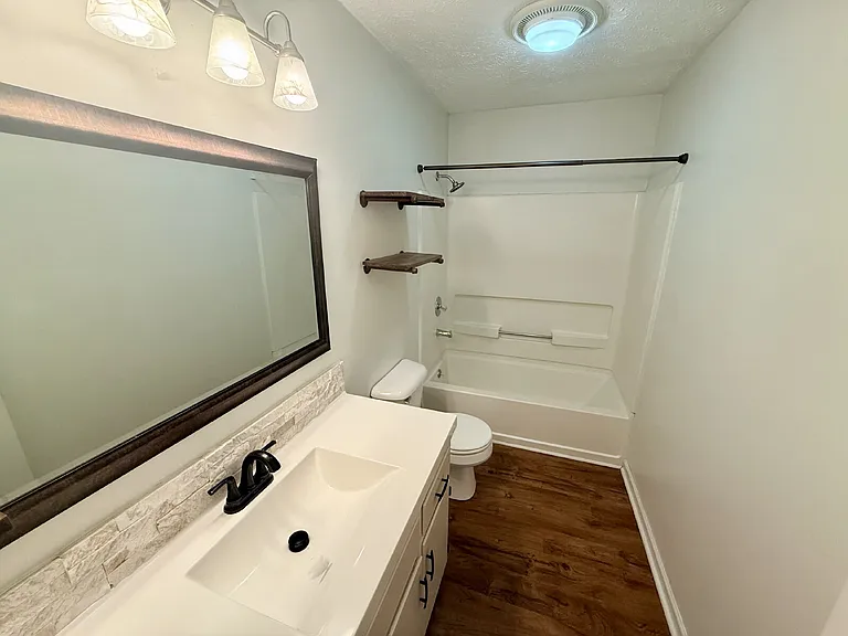 146 Greentree Dr — Photo 14