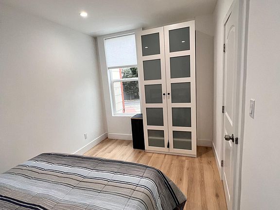 5th image of 2638 3rd St