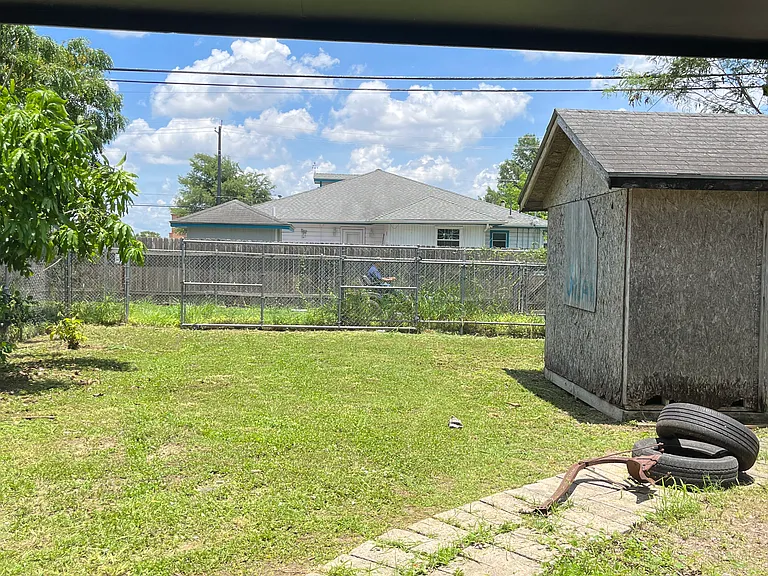 405 S Tio Ave — Photo 28