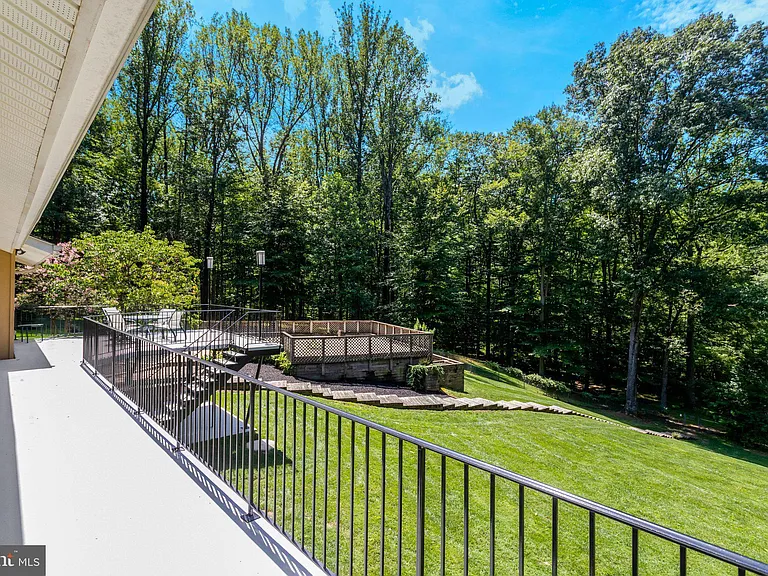 6030 Berwynd Rd — Photo 64