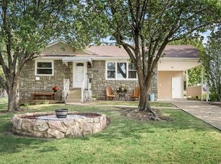 4301 Fatima Dr, Saint Louis, MO 63123