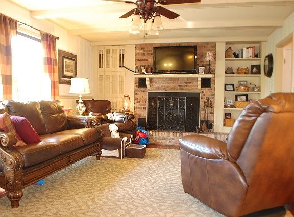 4th image of 271 Woodland Hills Dr