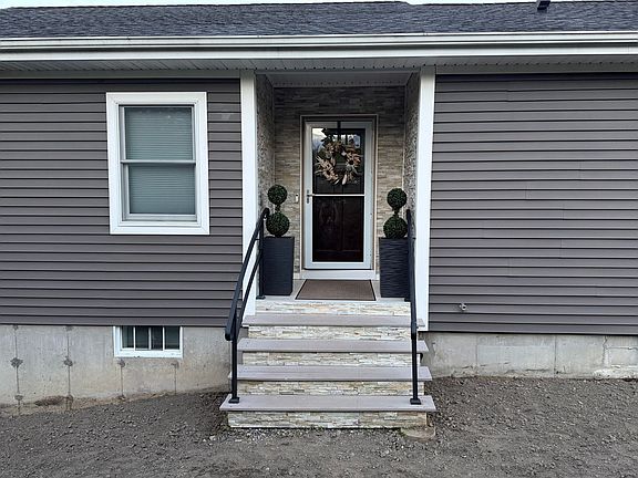 3rd image of 52 Chipaway Rd