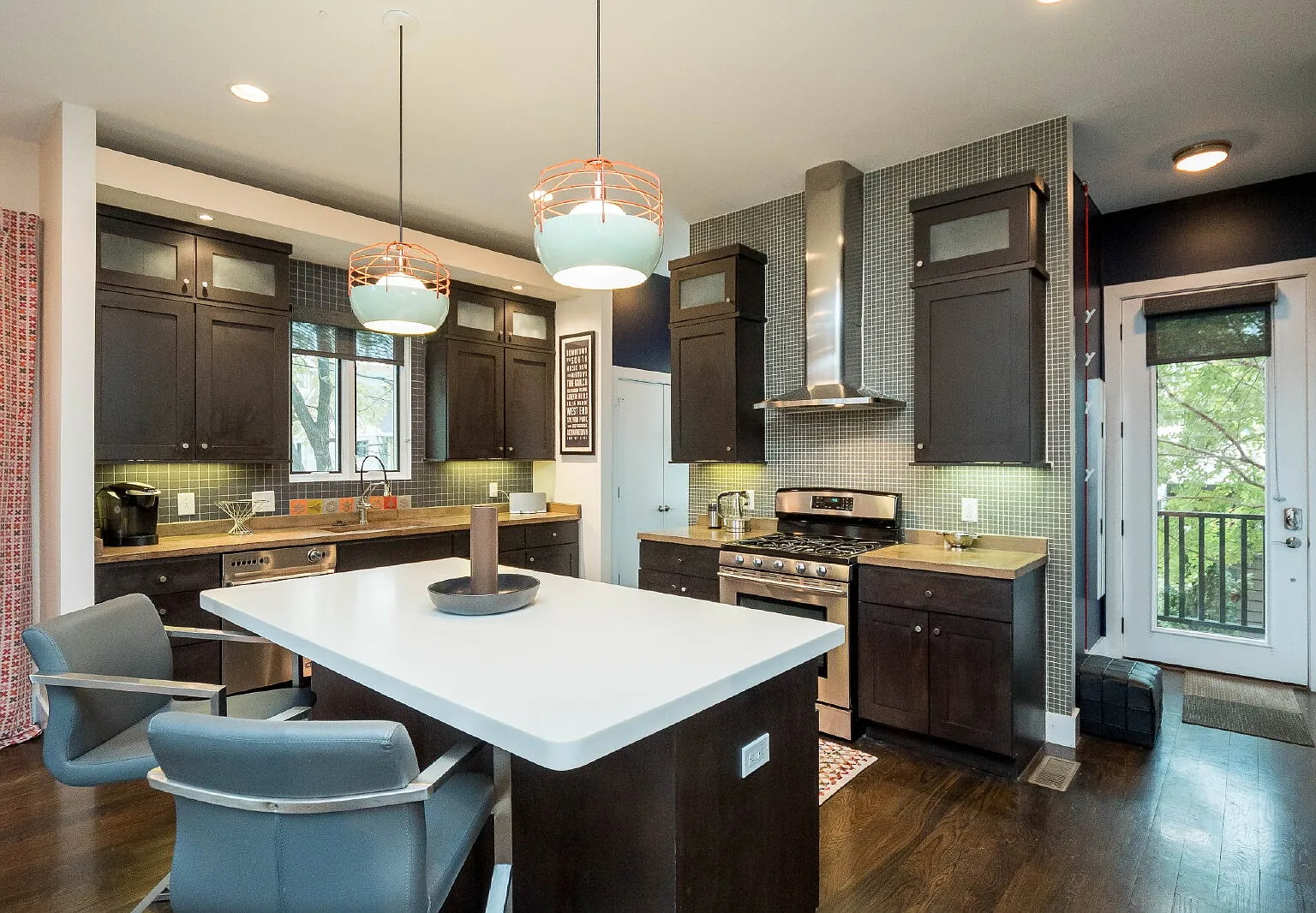 3 bed, 3.5 bath, 2068 sqft, $4,250 — Photo 4