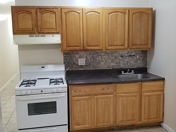 5th image of 2763 Reservoir Ave #1R