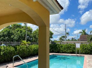 324 NE 3rd St APT E, Hallandale Beach, FL 33009