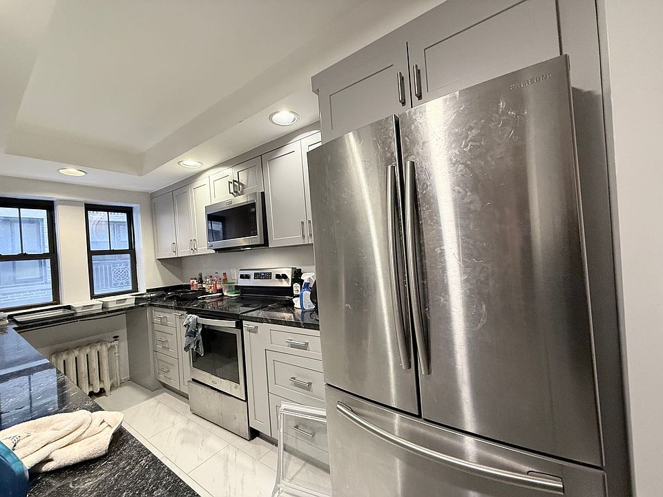 1st image of 450 Park Dr #1