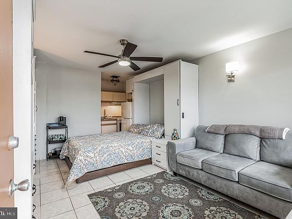 4th image of 108 S Montpelier Ave APT 222