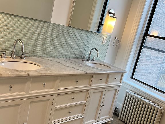 4th image of 69 Thompson St #8