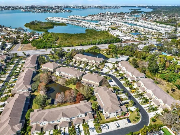 11162 Kapok Grand Cir, Madeira Beach, FL 33708