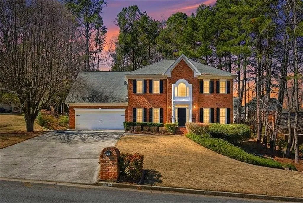 4 bed, 2.5 bath, 3286 sqft, $3,500 — Photo 1