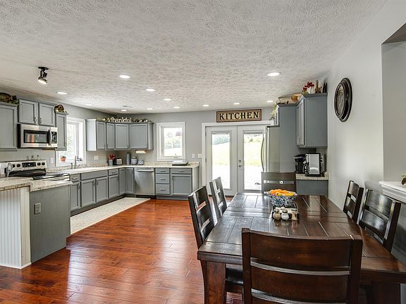 5th image of 328 Curtis Hollow Ln