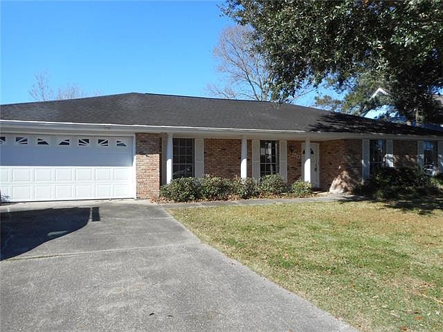 1st image of 2213 Country Club Dr
