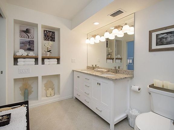 4th image of 380 Seaview Ct APT 511
