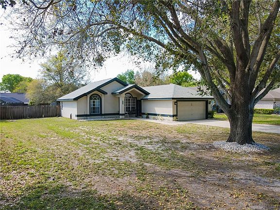 3rd image of 2601 Gables Dr