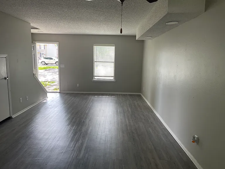 1409 Oriole St #C — Photo 2
