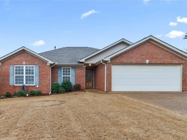 2225 Cross Creek Dr, Tuscaloosa, AL 35404