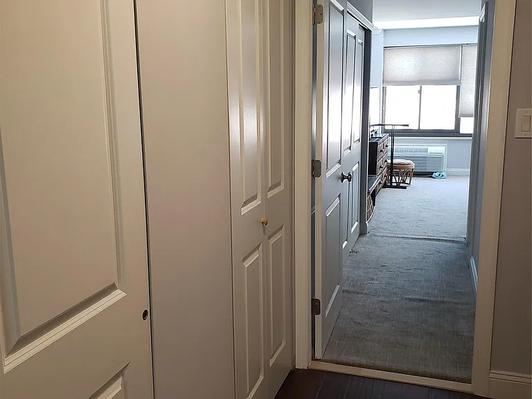 100 W Broadway #7L — Photo 21
