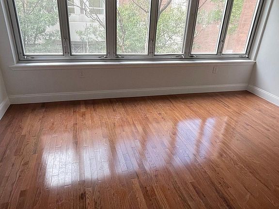 3rd image of 135 N 11th St #4