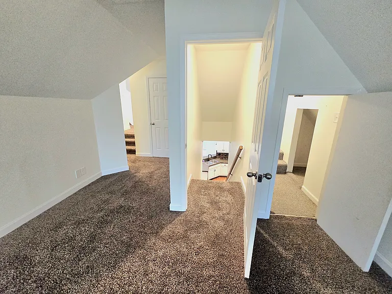 735 Courtland Ave — Photo 41