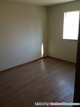 5th image of 1014 Breckenridge Ave N