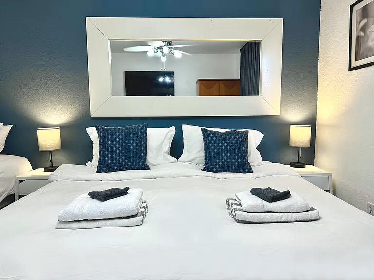 Choose between 1 King Bed or 2 Twin Beds and relax on the cozy daybed for a restful stay.