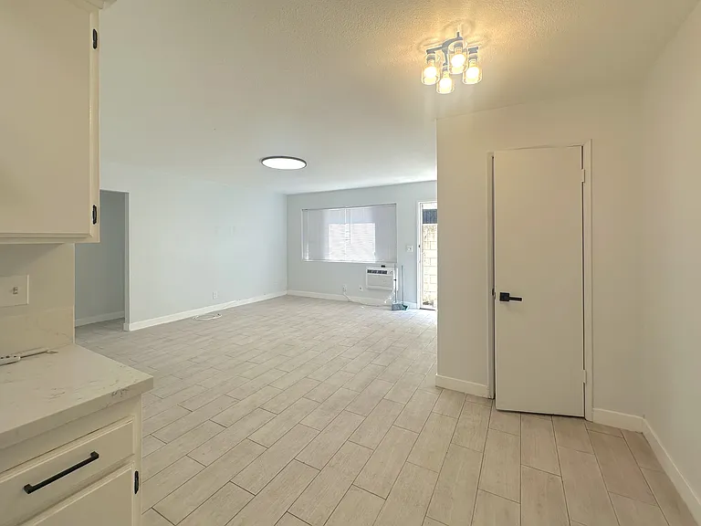 21828 Belshire Ave #15 — Photo 5