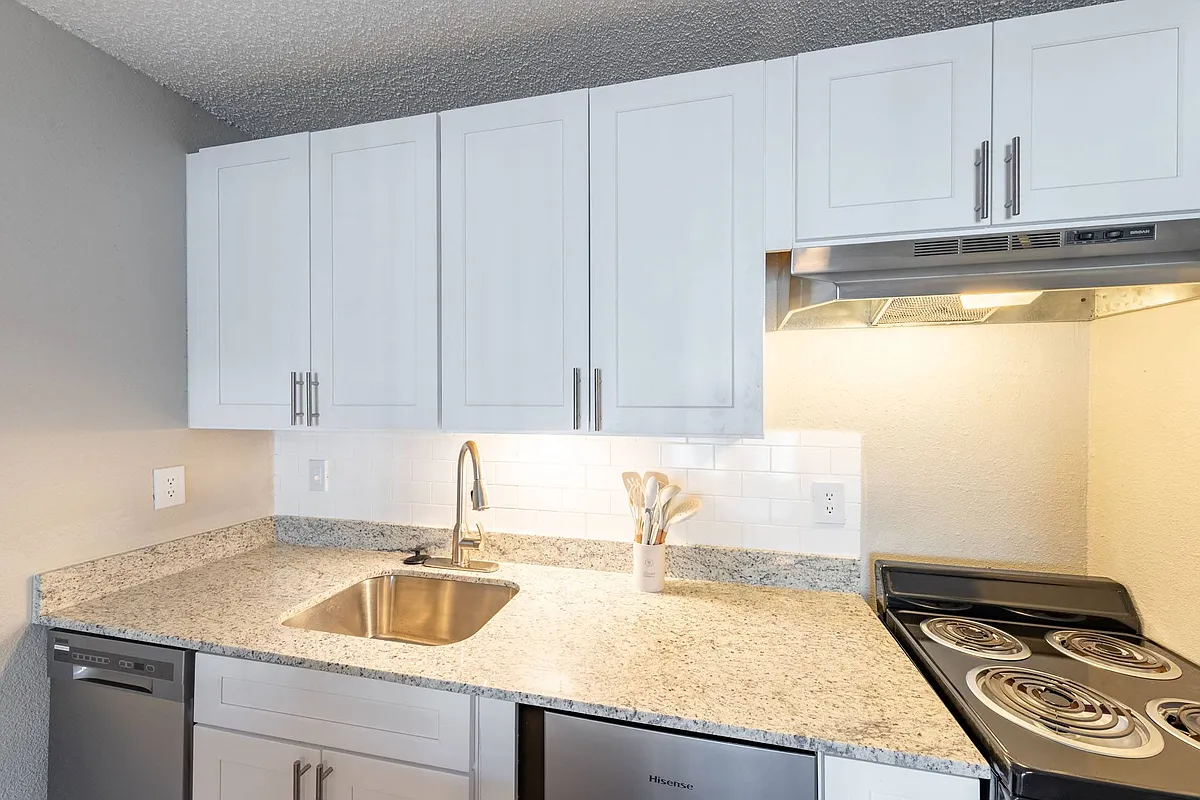 Building Photo - 8722 Cinnamon Creek Dr