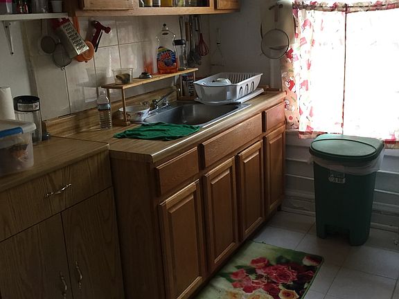 4th image of 250 Sullivan Pl