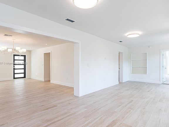 5th image of 10501 SW 72nd Ave