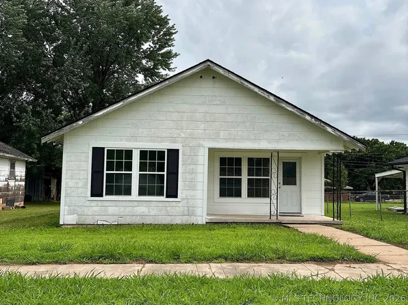 410 E 2nd St, Stroud, OK 74079