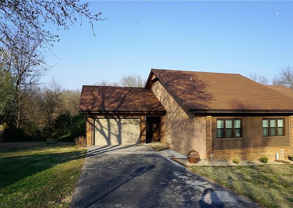 1st image of 49 Walter Dr