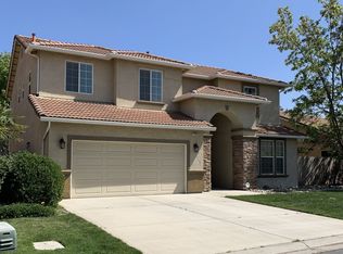 1150 Paradise Dr, Lemoore, CA 93245