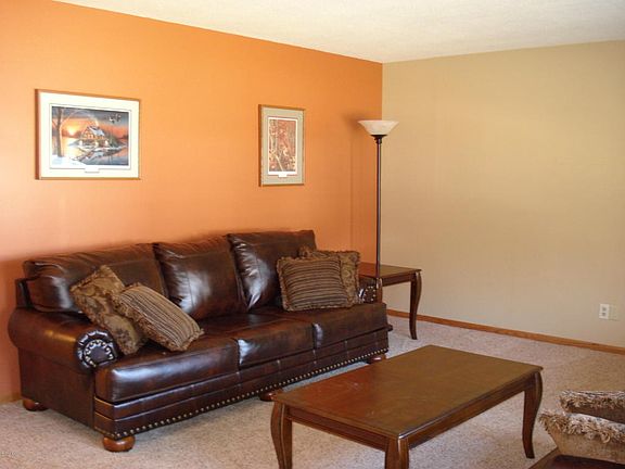 3rd image of 308 6th Ave NE
