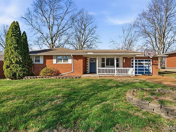 2nd image of 705 Leo St