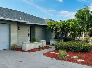 6334 Cottonwood Ln #13, Apollo Beach, FL 33572