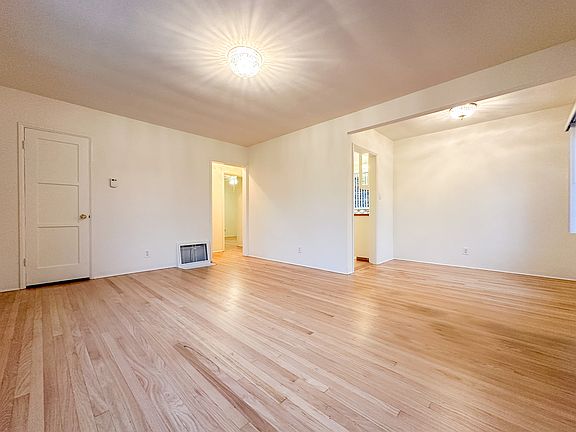 4th image of 1709 Holly Dr