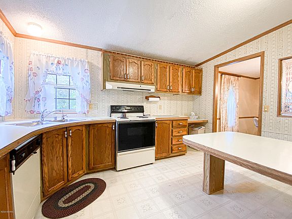 4th image of 26461 Peavine St
