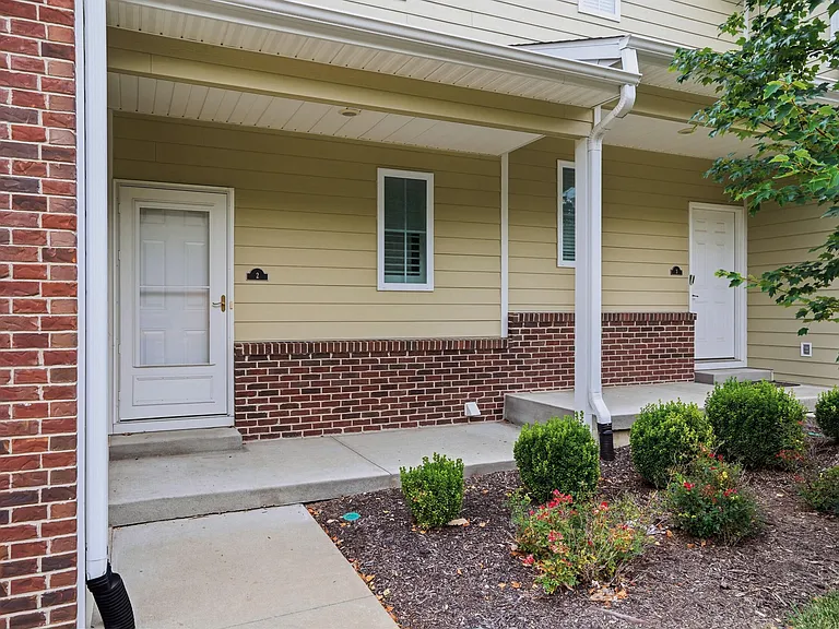 4000 W Worley St #2 — Photo 2