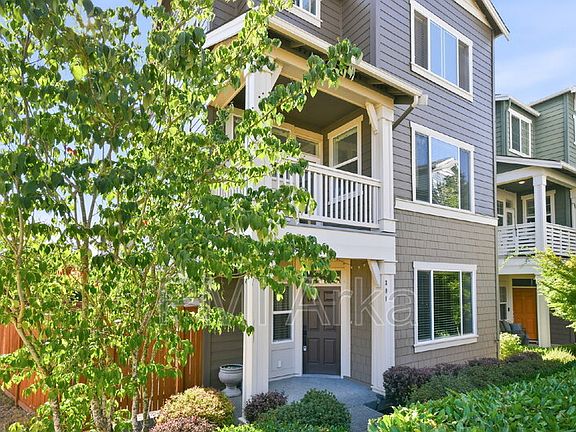 5th image of 301 NE Denny Way