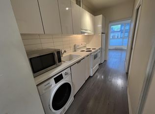 138 Hastings St E #202, Vancouver, BC