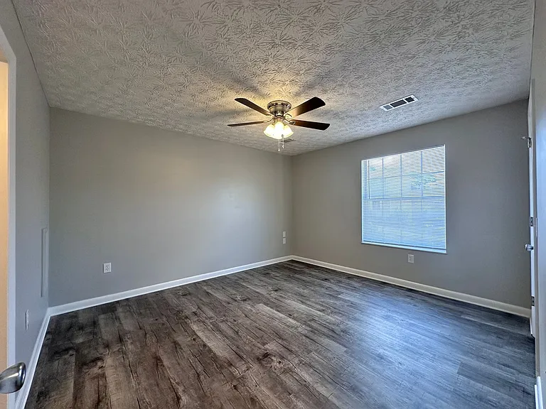 2021 N Sizer Ave #L — Photo 49