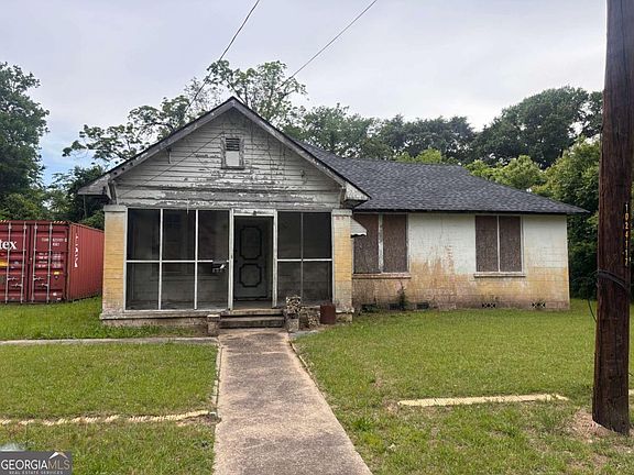 2nd image of 2918 9th St