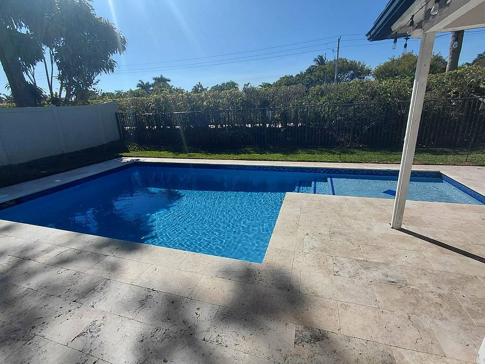 1st image of 13065 Meadowbreeze Dr