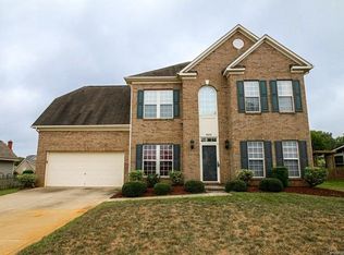 9828 Nottinghill Ln, Charlotte, NC 28269