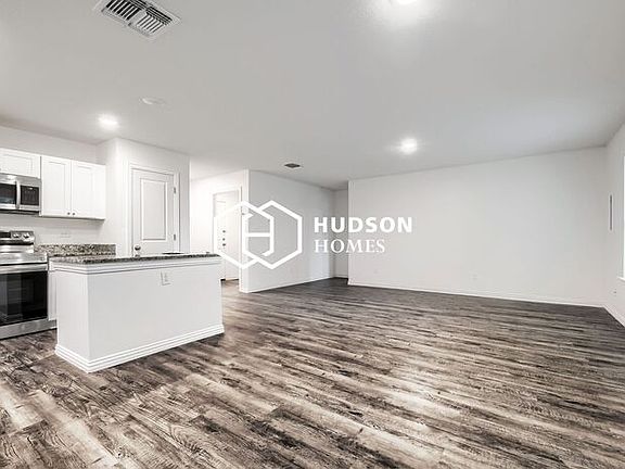 5th image of 215 Garcia St