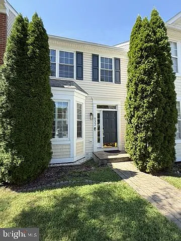 2 bed, 3.5 bath, 2032 sqft, $3,500 — Photo 1