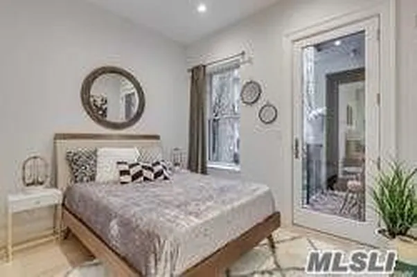 Sold by Berkshire Hathaway HomeServices Laffey International Realty | media 15