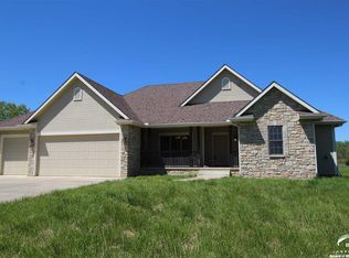 18570 1st St, Lawrence, KS 66044